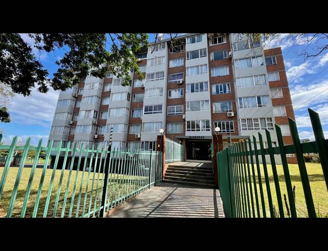 2.5 BEDROOM APARTMENT FOR SALE IN ESSENWOOD